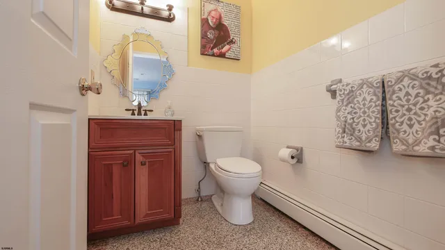 $2,200 | 10 North Adams Avenue, Unit 3, Margate City, NJ 08402