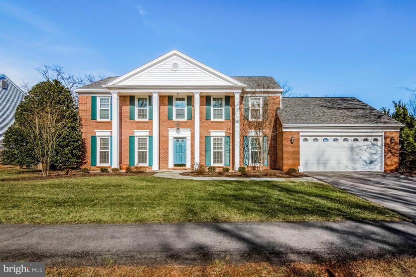 112 Hamilton Road Sterling, VA 20165 - Photo 1 of 27 Exterior (Front)