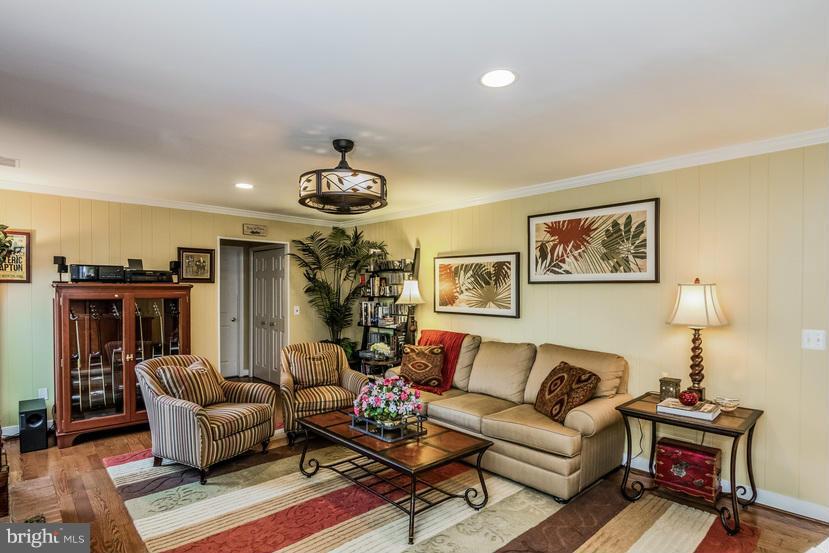 112 Hamilton Road Sterling, VA 20165 - Photo 12 of 27 Family Room