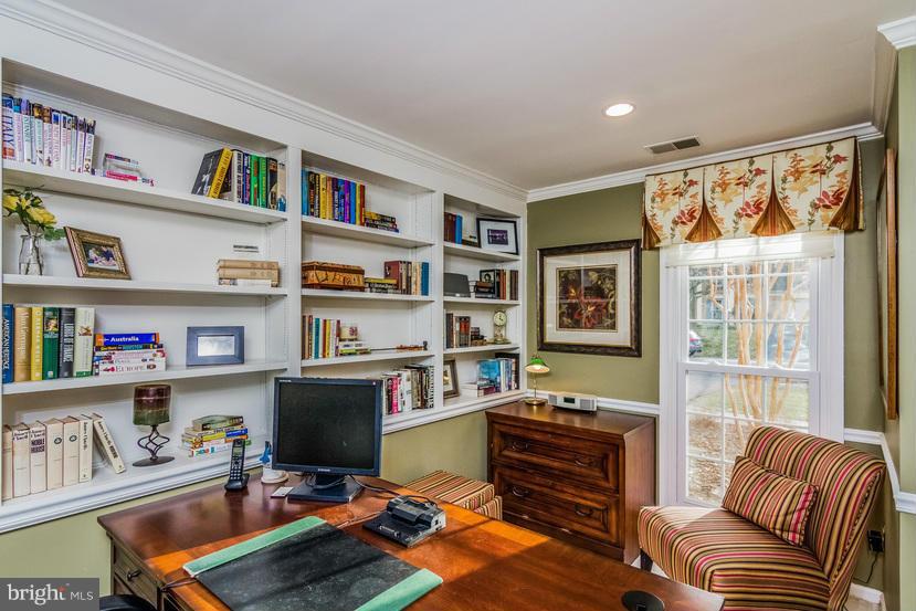 112 Hamilton Road Sterling, VA 20165 - Photo 15 of 27 Interior (General)