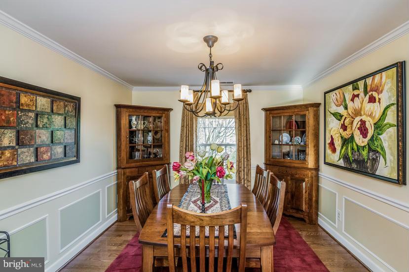 112 Hamilton Road Sterling, VA 20165 - Photo 7 of 27 Dining Room