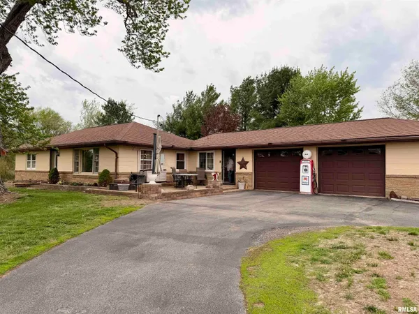 $214,900 | 97 North Riverview Drive, East Peoria, IL 61611