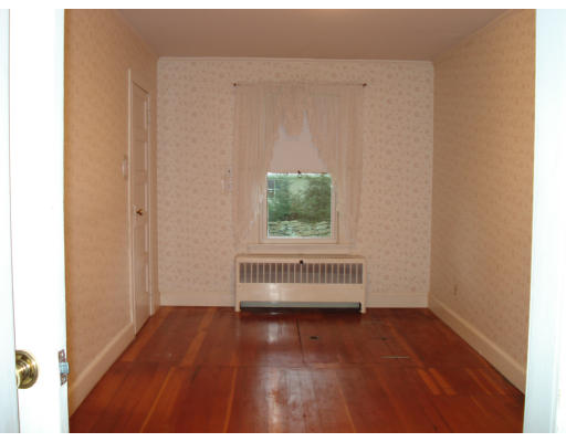 21 Southold Road Worcester, MA 01607 - Photo 8 of 11 Gallery Image 8