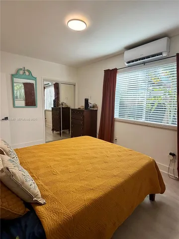 $2,300 | 1198 Marseille Drive, Unit 4, Miami Beach, FL 33141