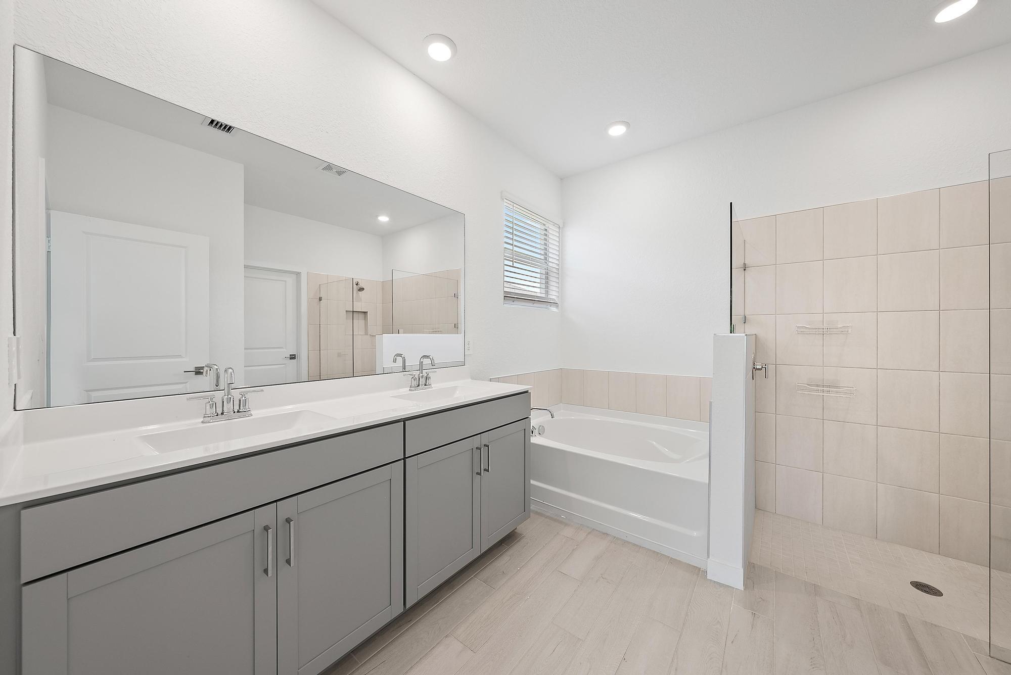 5880 Southeast Sky Blue Circle Stuart, FL 34997 - Photo 18 of 48 Primary Bath