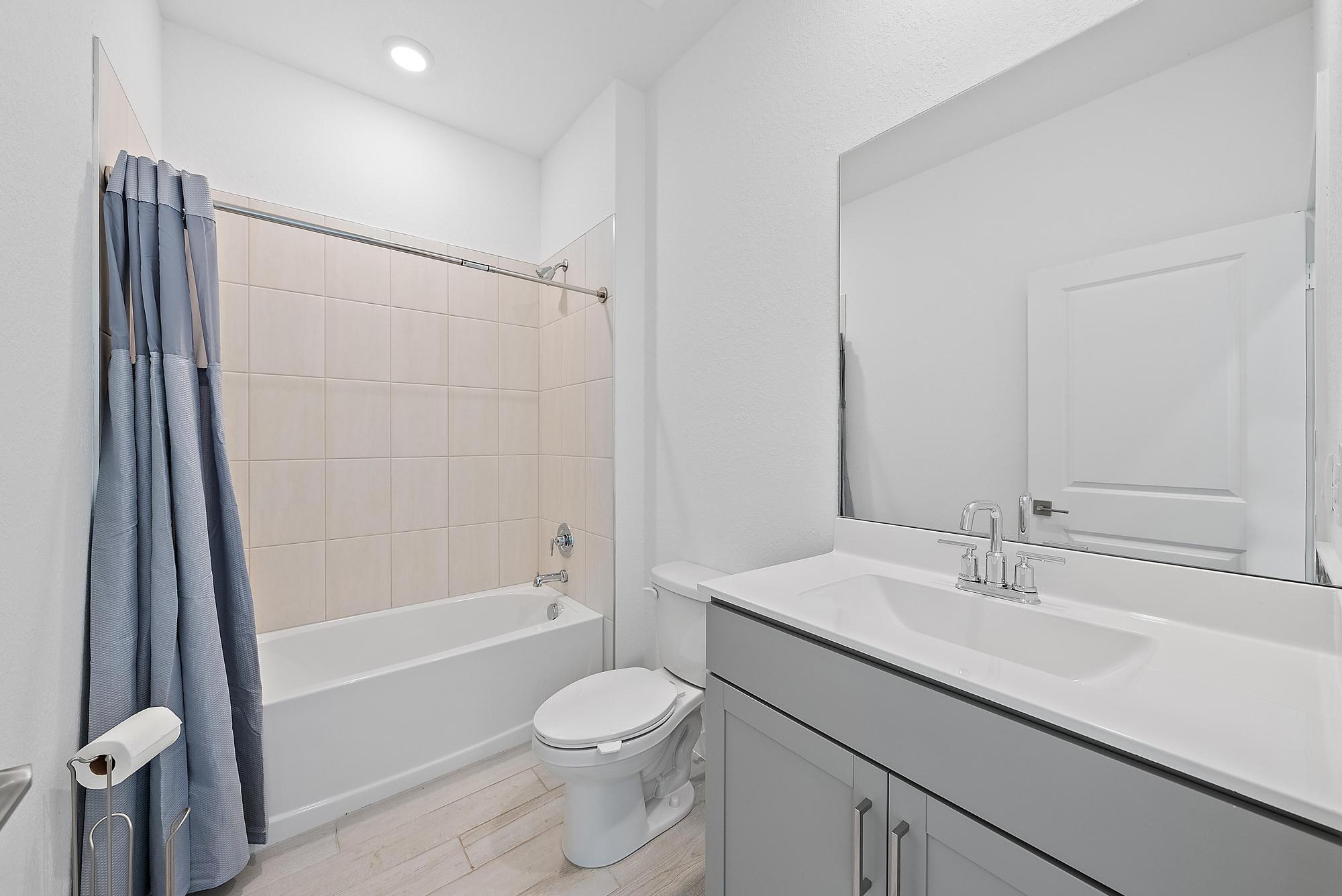 5880 Southeast Sky Blue Circle Stuart, FL 34997 - Photo 9 of 48 Main Bath With Tub/Shower