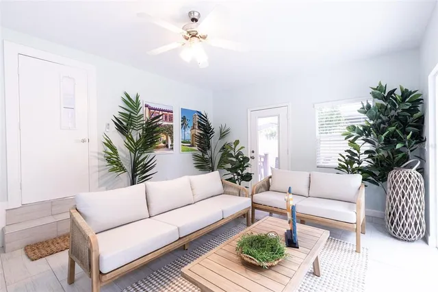 $569,000 | 818 West Plymouth Street, Tampa, FL 33603