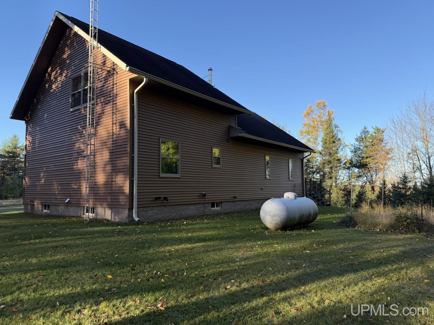 25455 East Opal Road Watton, MI 49970 - Photo 3 of 78 Gallery Image 3