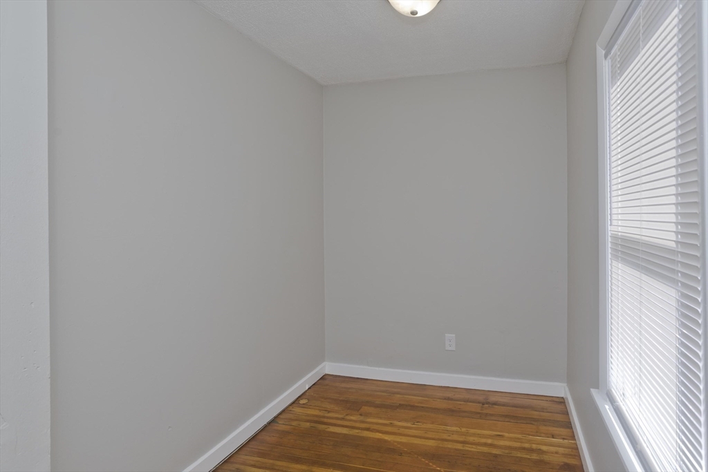 293 Eastern Avenue Springfield, MA 01109 - Photo 27 of 31 a view of room with window