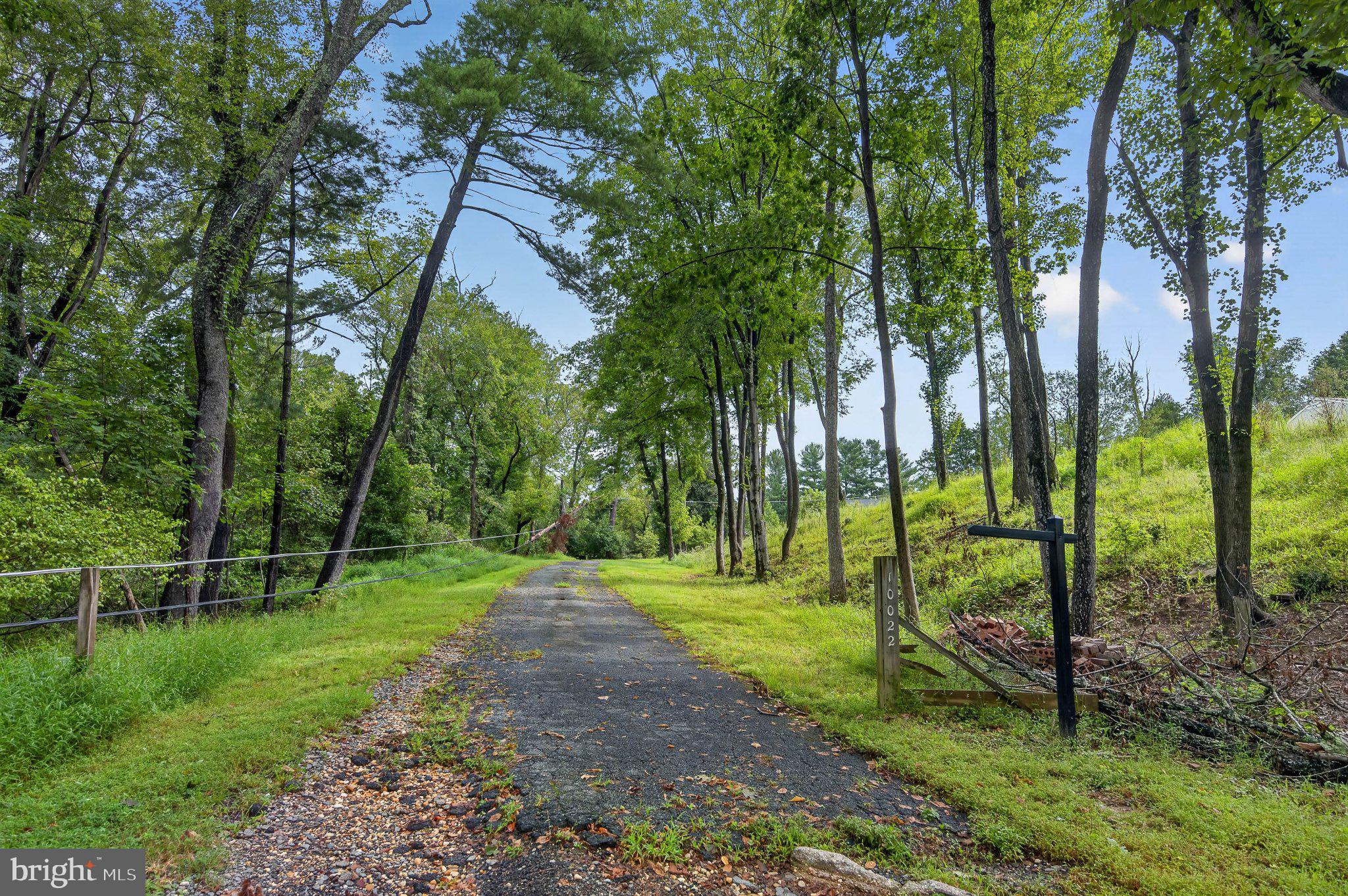 10022 Colvin Run Road Great Falls, VA 22066 - Photo 2 of 16 Gallery Image 2