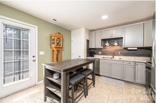 $205,900 | 2222 15th Avenue Northeast, Hickory, NC 28601