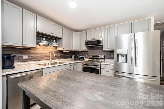 $205,900 | 2222 15th Avenue Northeast, Hickory, NC 28601