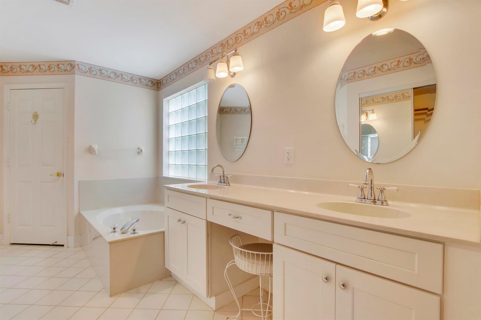 10801 La Salinas Circle Boca Raton, FL 33428 - Photo 17 of 44 House-4