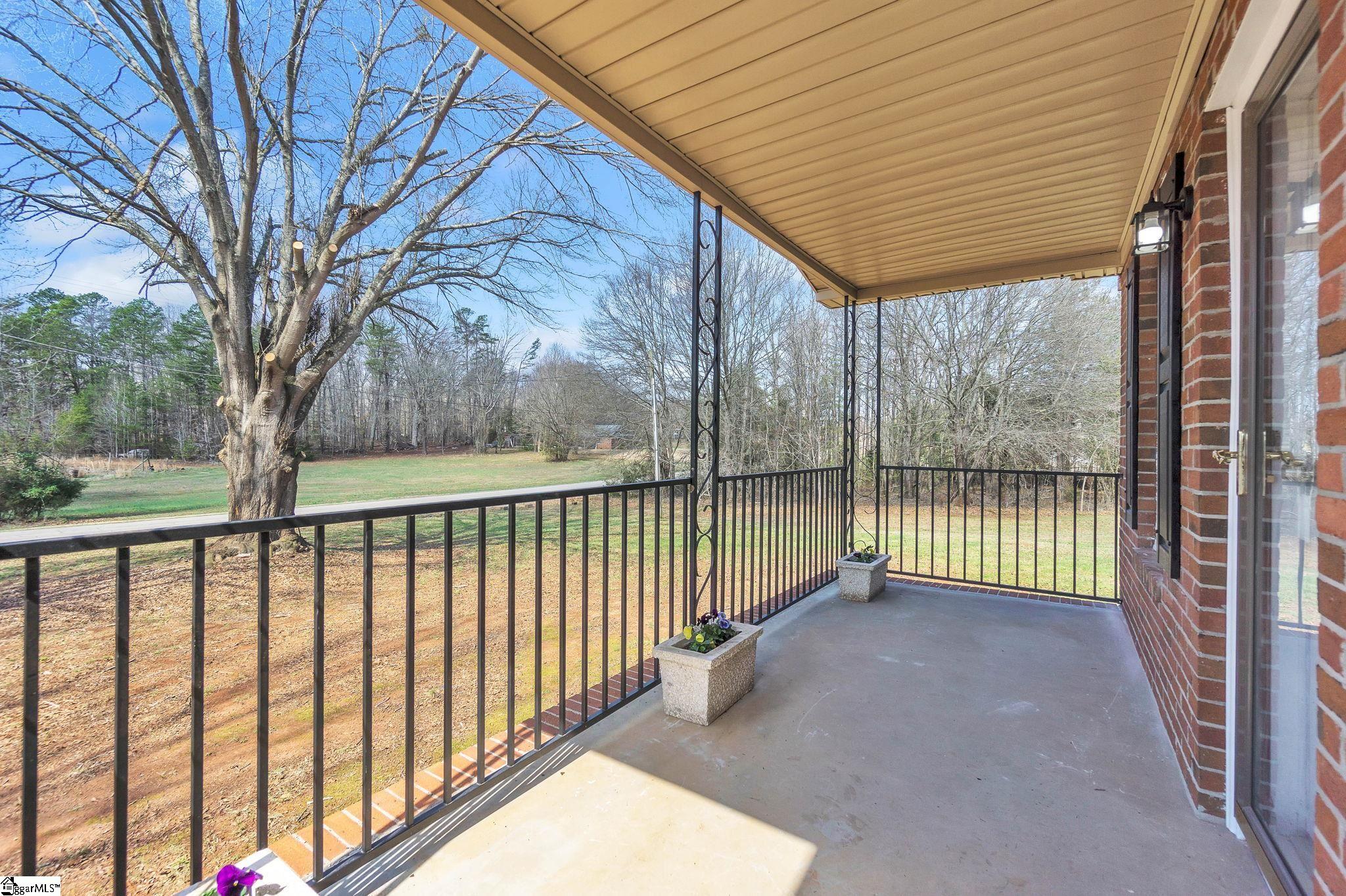 261 Gunter Road Simpsonville, SC 29680 - Photo 5 of 27 Gallery Image 5