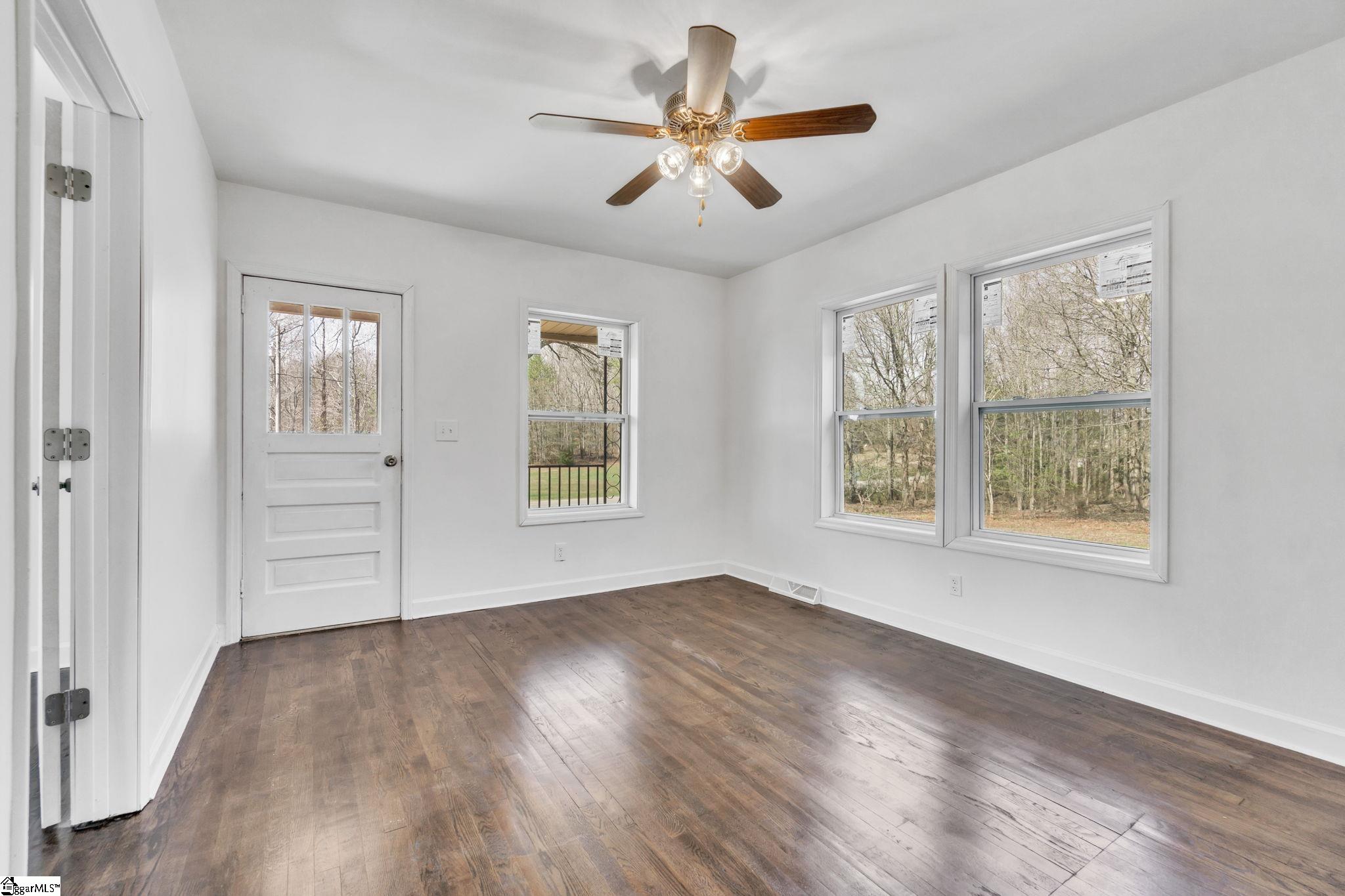 261 Gunter Road Simpsonville, SC 29680 - Photo 6 of 27 Gallery Image 6