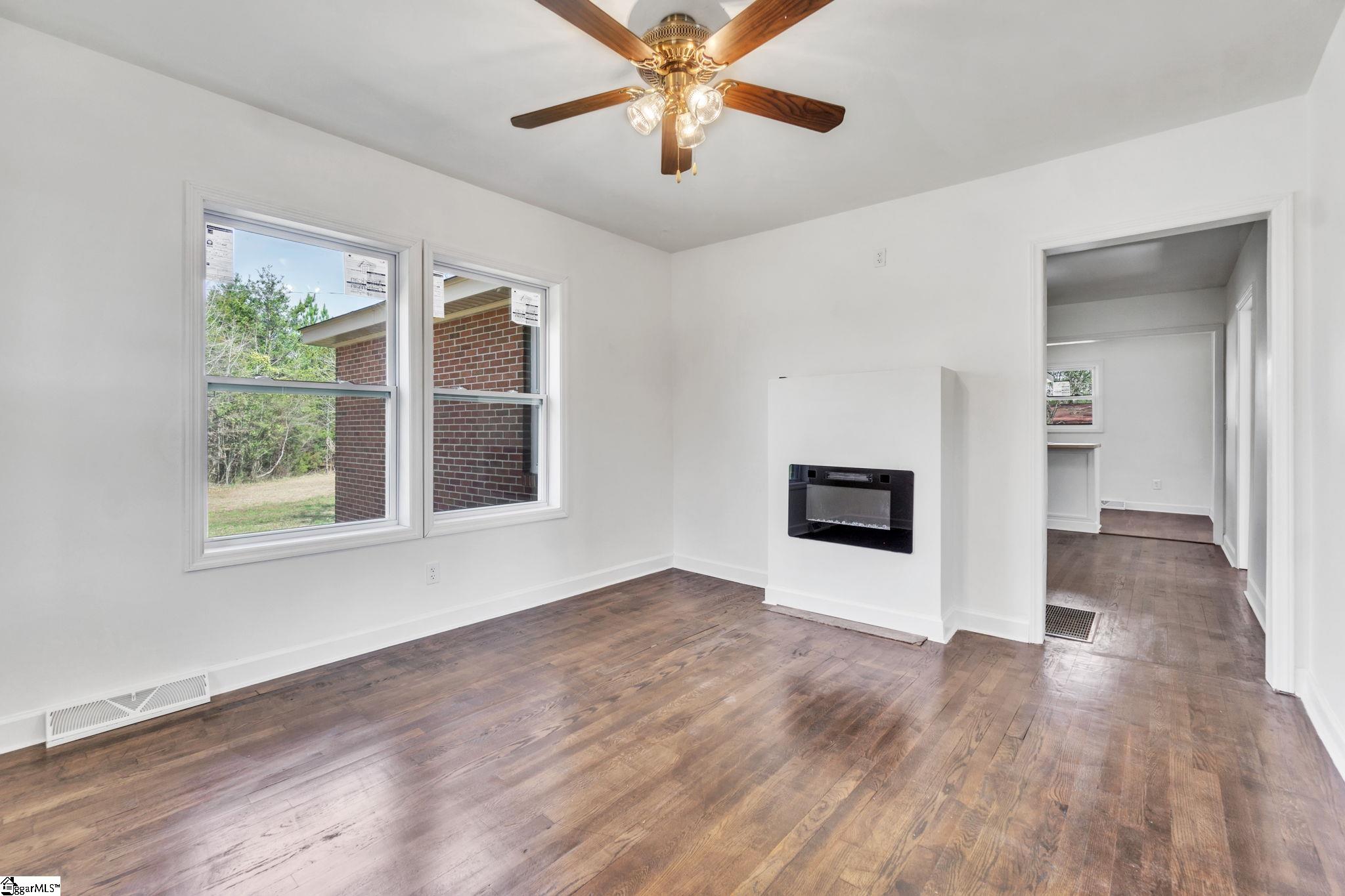 261 Gunter Road Simpsonville, SC 29680 - Photo 7 of 27 Gallery Image 7