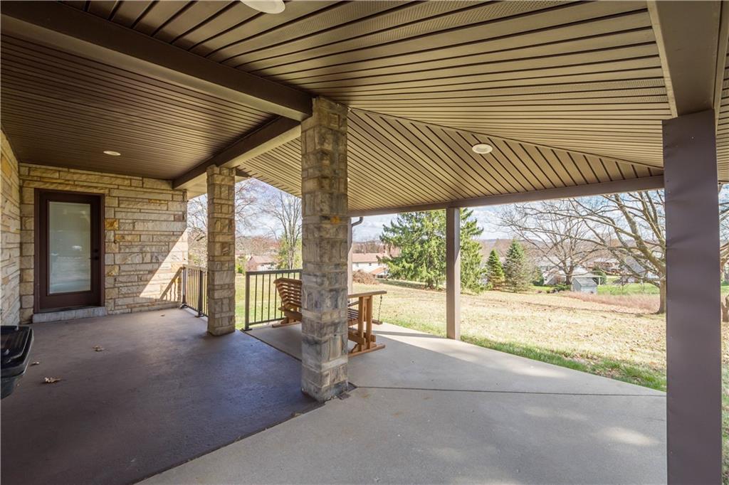 330 Center Grange Road Monaca, PA 15061 - Photo 3 of 26