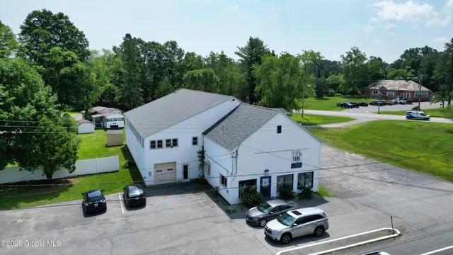 $3,600 | 1638 Highway 9, South Glens Falls, NY 12803