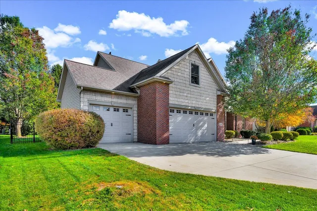 $655,000 | 2803 Luke Road, Bloomington, IL 61704