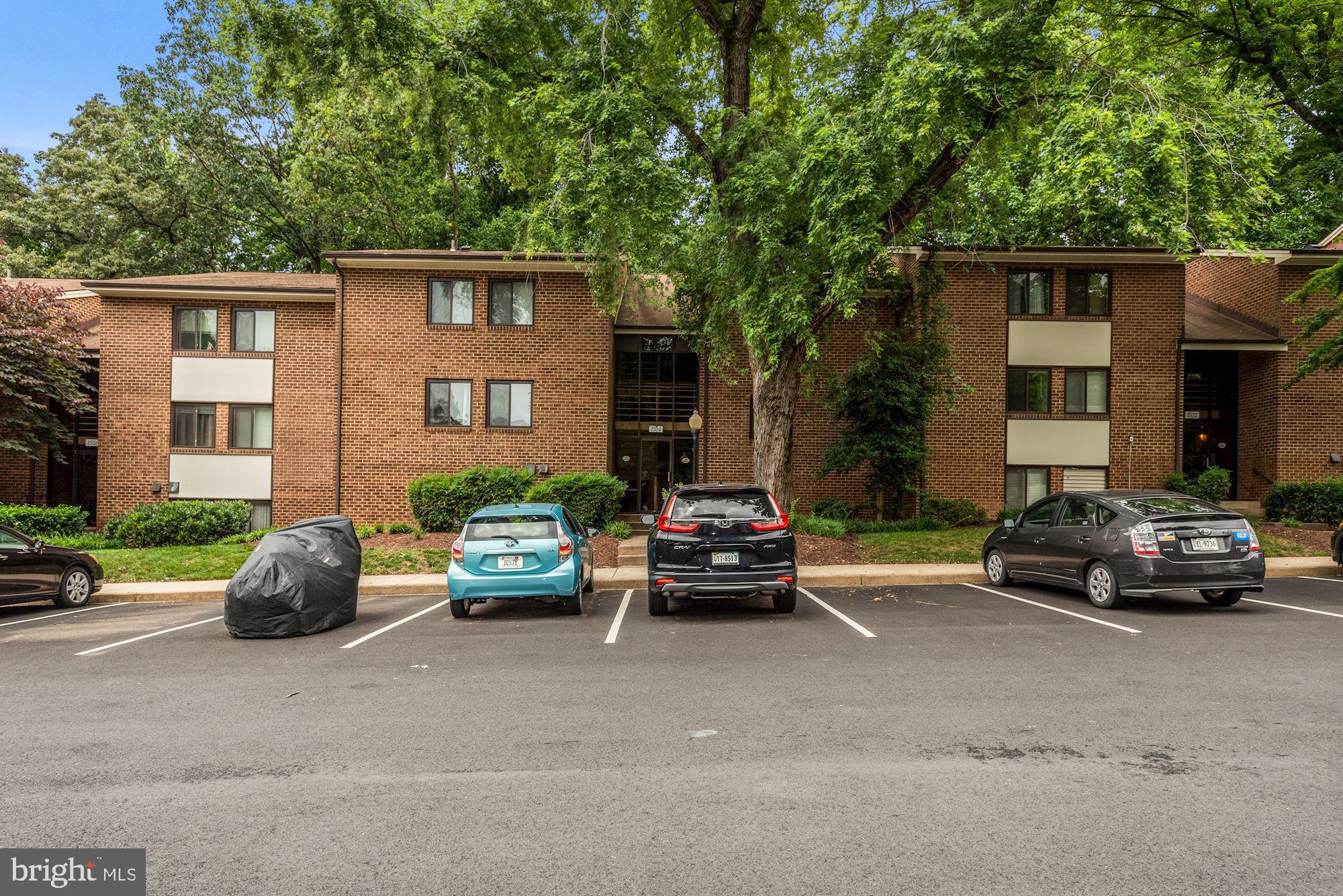 1524 Northgate Square, Unit 152411B Reston, VA 20190 - Photo 2 of 17