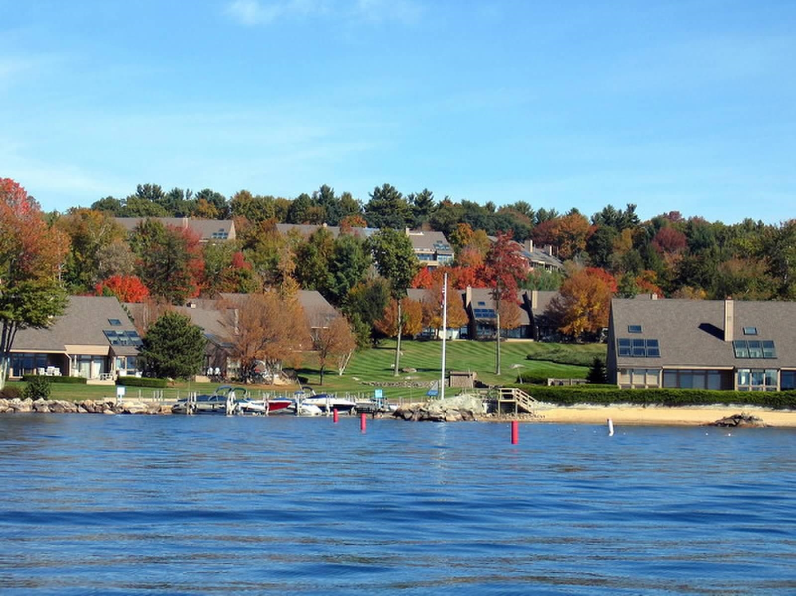8 Topside Road, Unit 4 Moultonborough, NH 03254 - Photo 1 of 39