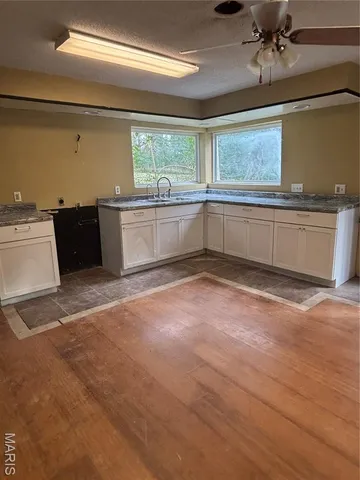 $280,000 | 1436 Highway 140, Smithboro, IL 62284