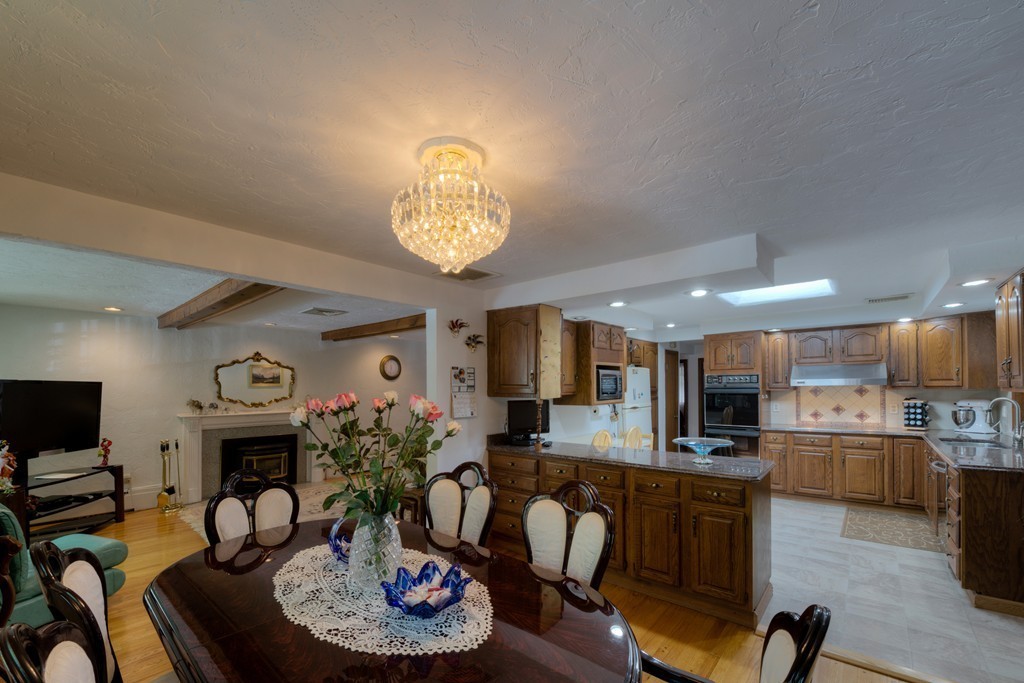 10 Herbert Road Worcester, MA 01602 - Photo 8 of 26