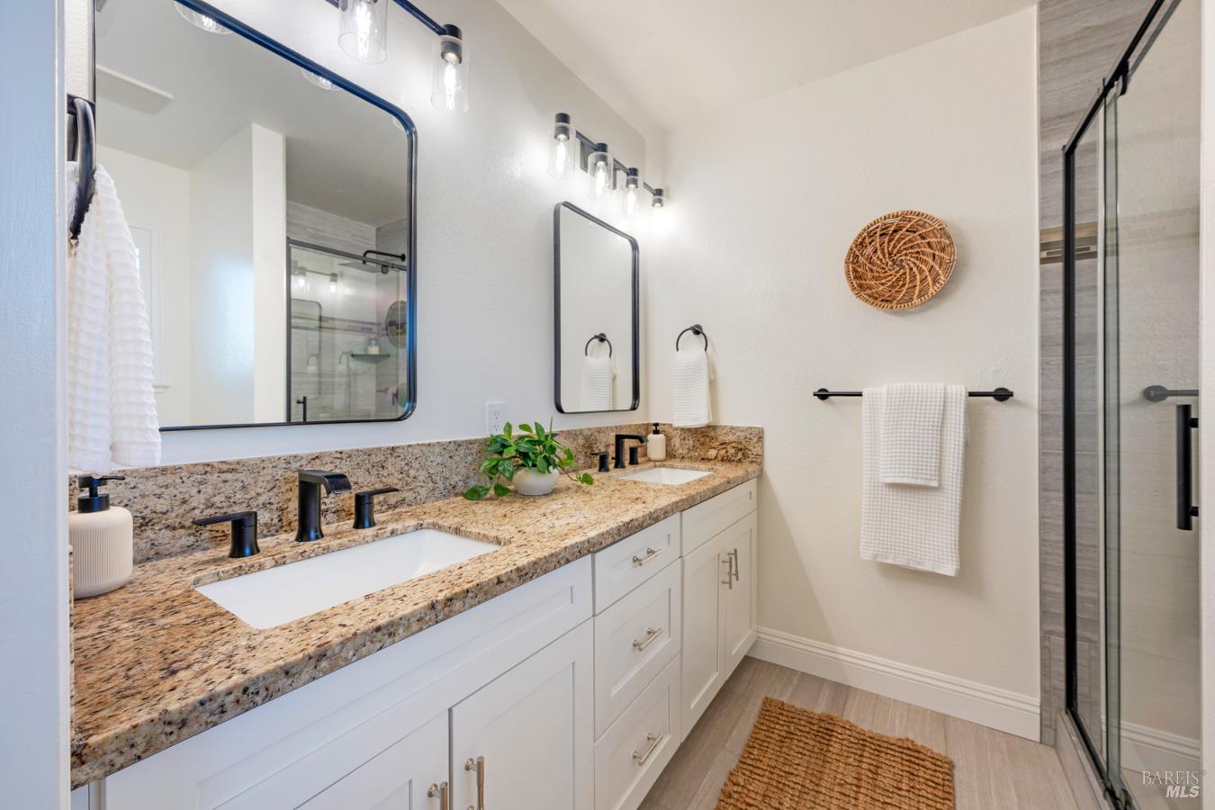 1136 Navarro Street Santa Rosa, CA 95401 - Photo 18 of 41 Gallery Image 18