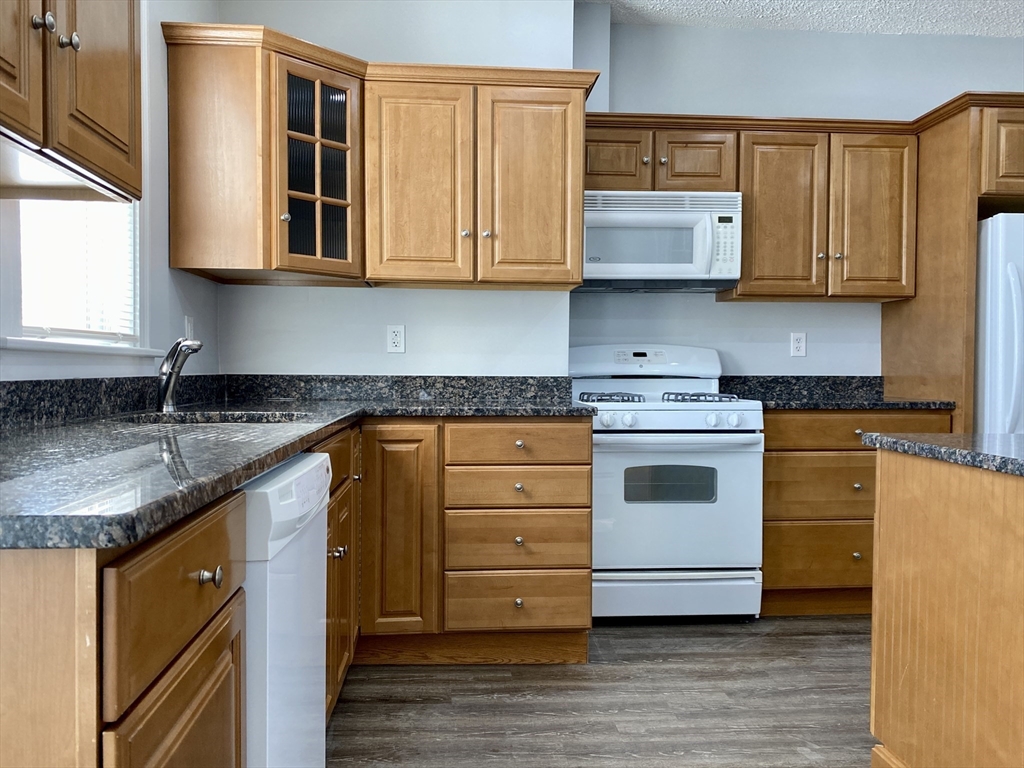 24 Hancock Street, Unit 2 Peabody, MA 01960 - Photo 5 of 31