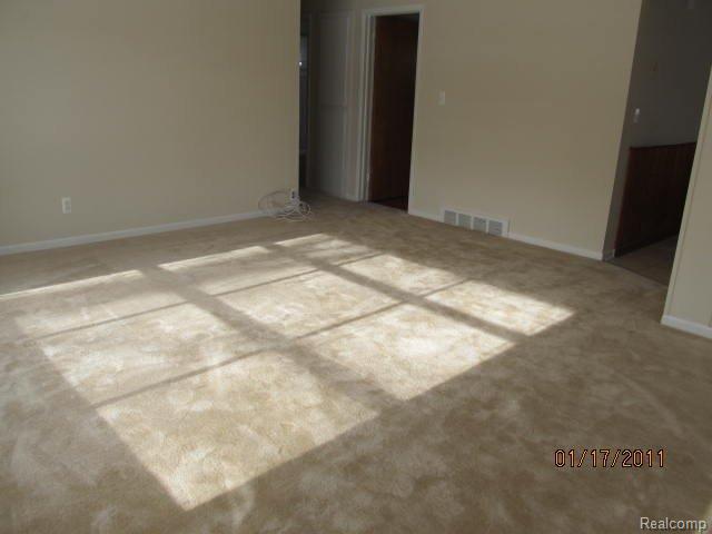 250 Winry Drive Rochester, MI 48307 - Photo 8 of 15 IMG_0576