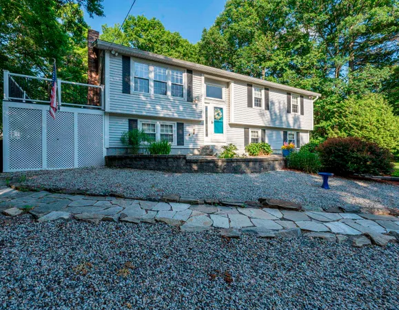 $599,900 | 21 Emerald Drive, Derry, NH 03038
