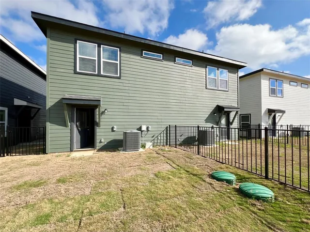 $1,995 | 3501 East Renfro Street, Unit 606, Burleson, TX 76028