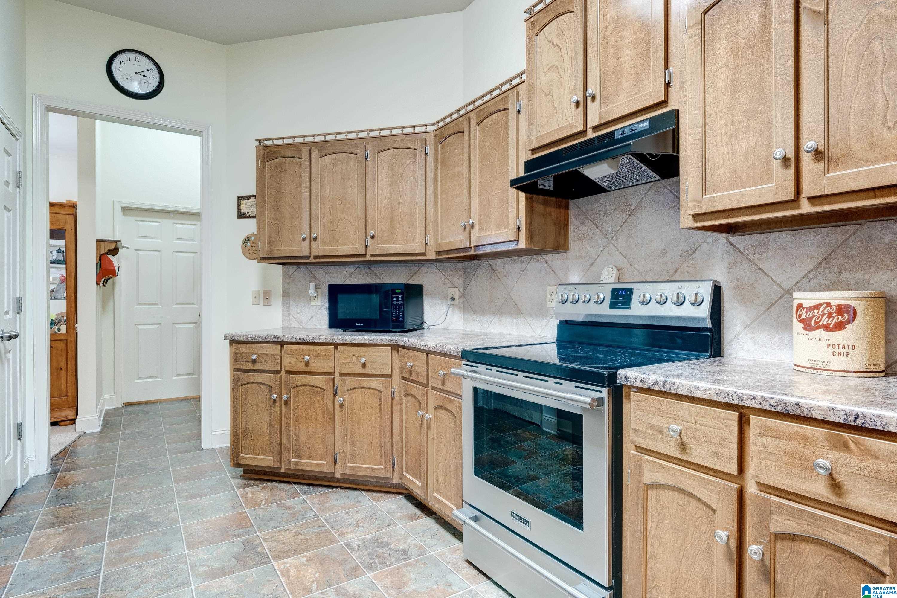 3601 Hilltop Road Southeast Bessemer, AL 35022 - Photo 14 of 32