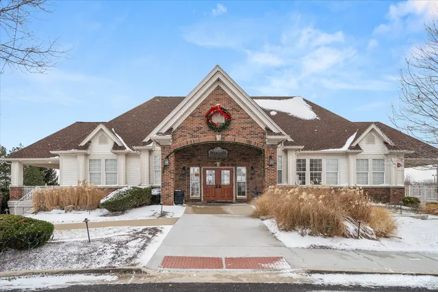 $250,000 | 1517 Azalea Circle, Romeoville, IL 60446