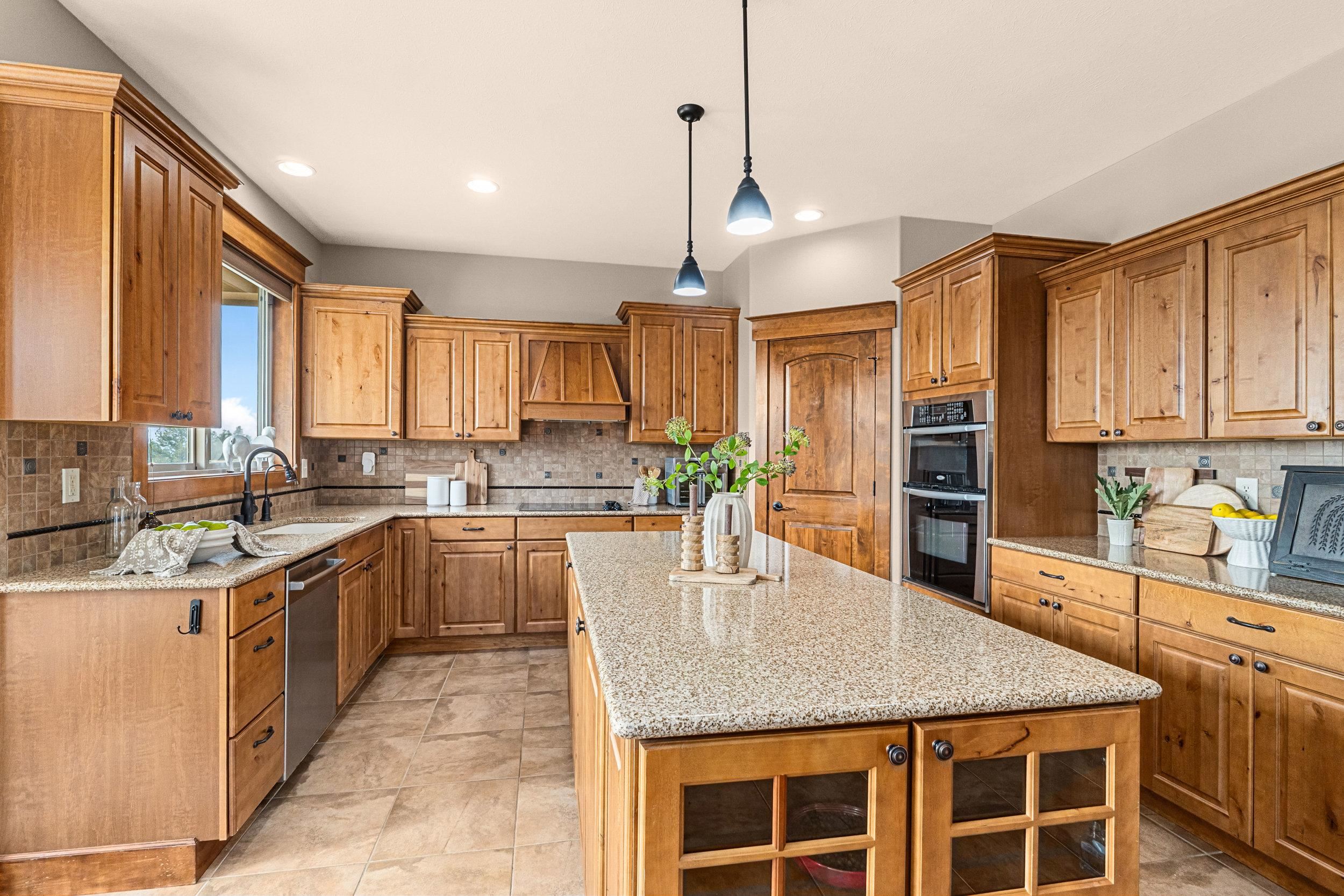 29020 North Hardesty Road Chattaroy, WA 99003 - Photo 11 of 50 Gallery Image 11