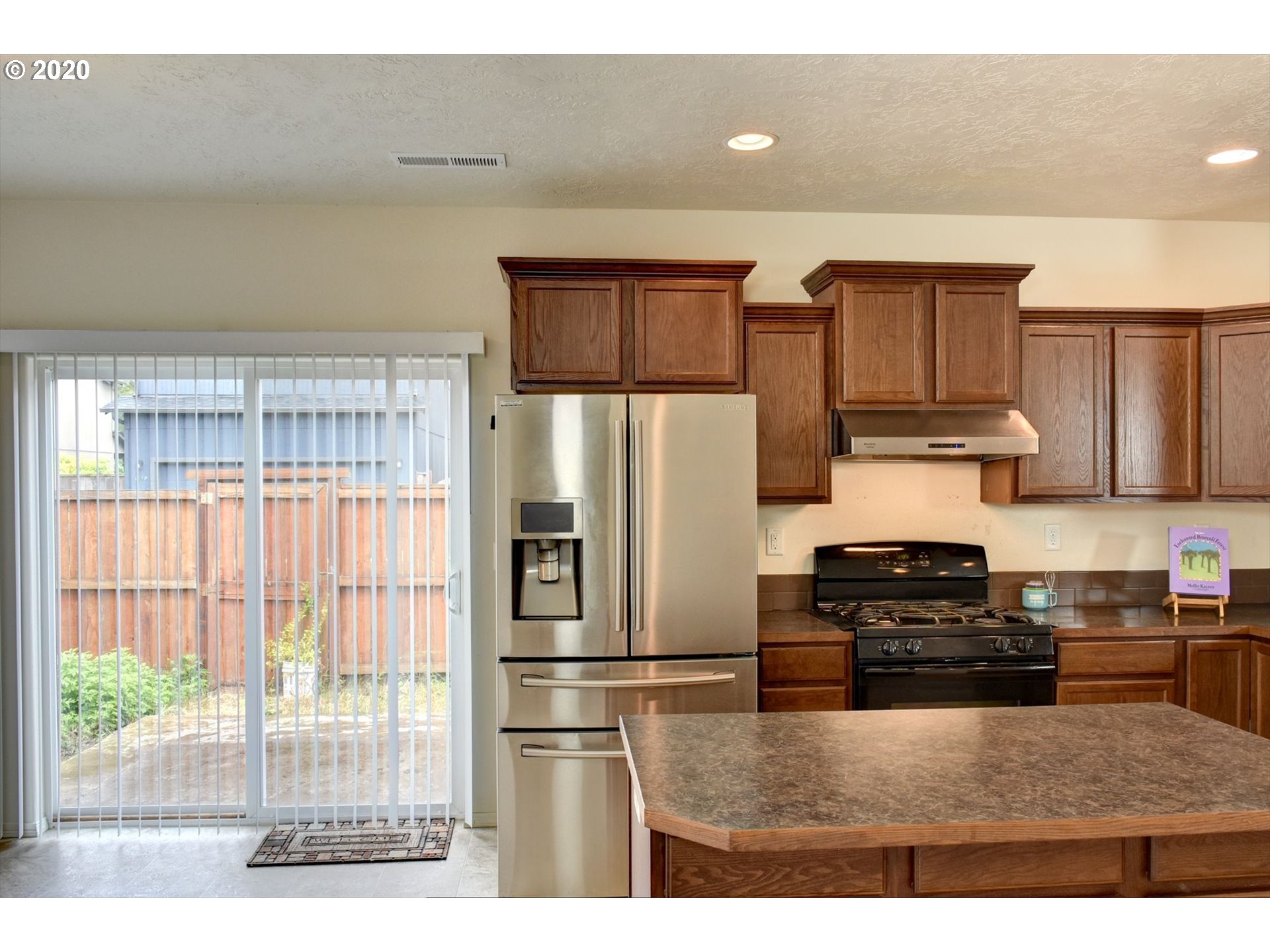 1853 Adelman Loop Eugene, OR 97402 - Photo 11 of 32 Gallery Image 11