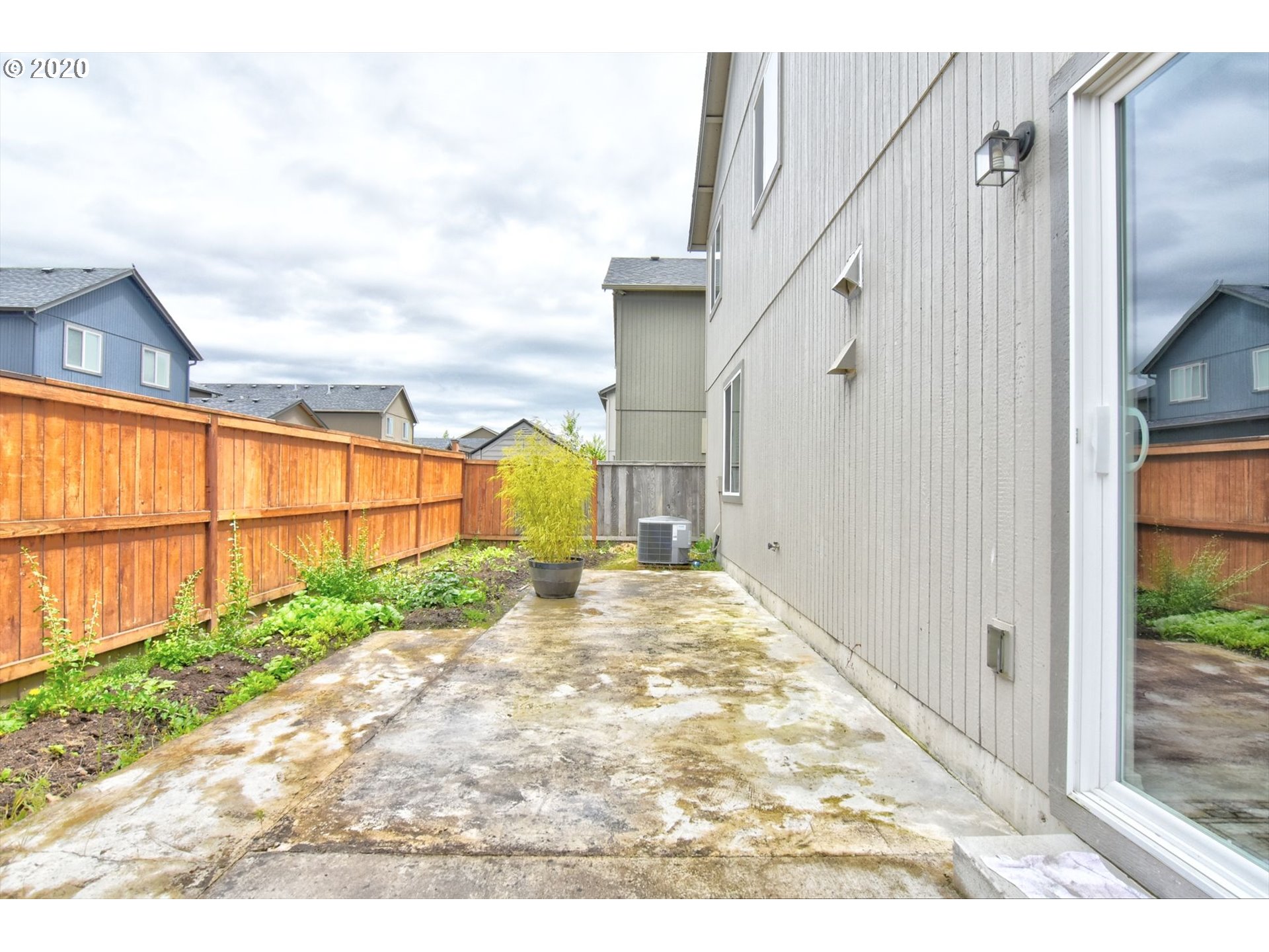 1853 Adelman Loop Eugene, OR 97402 - Photo 15 of 32 Gallery Image 15