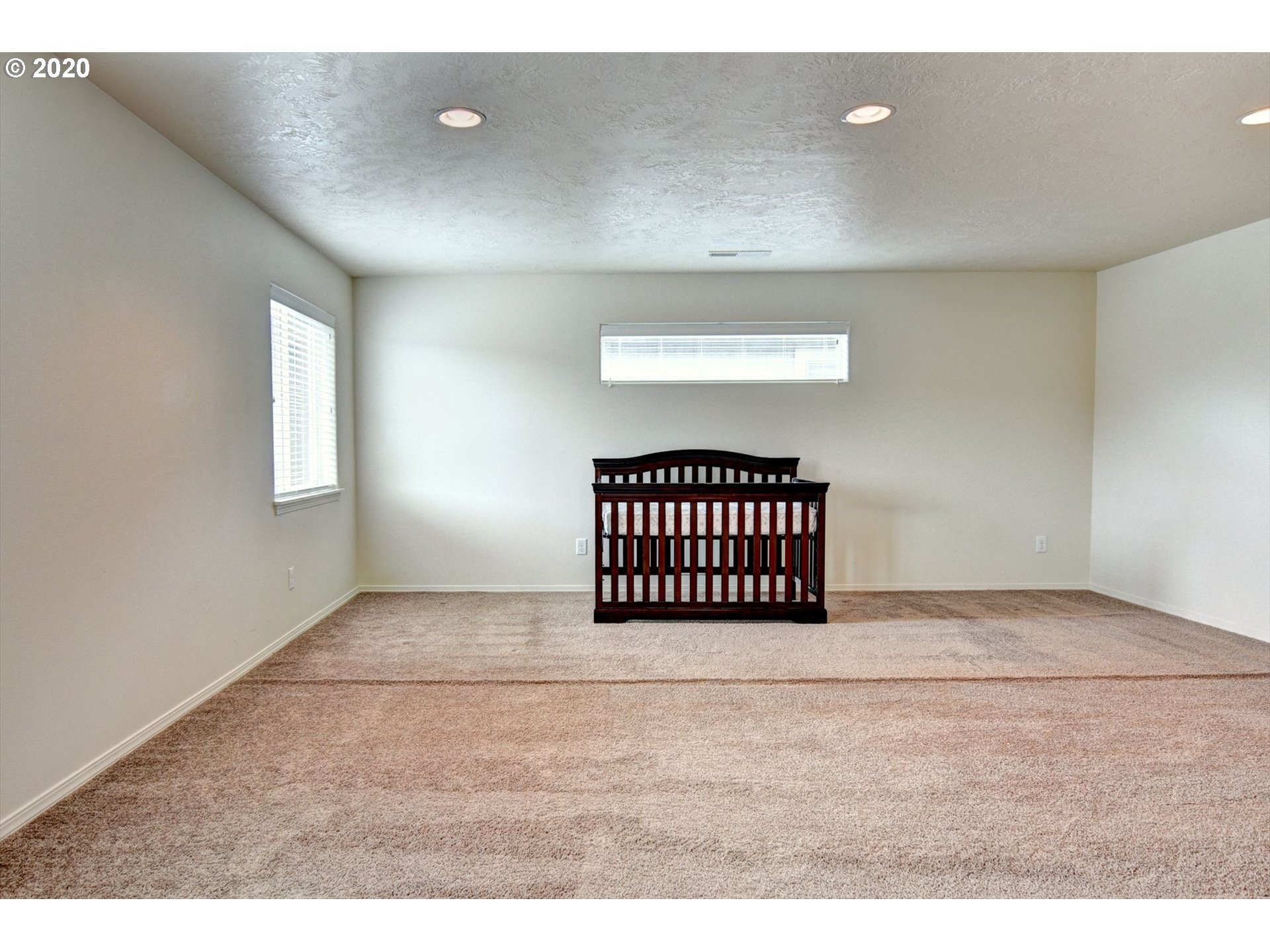 1853 Adelman Loop Eugene, OR 97402 - Photo 20 of 32 Gallery Image 20