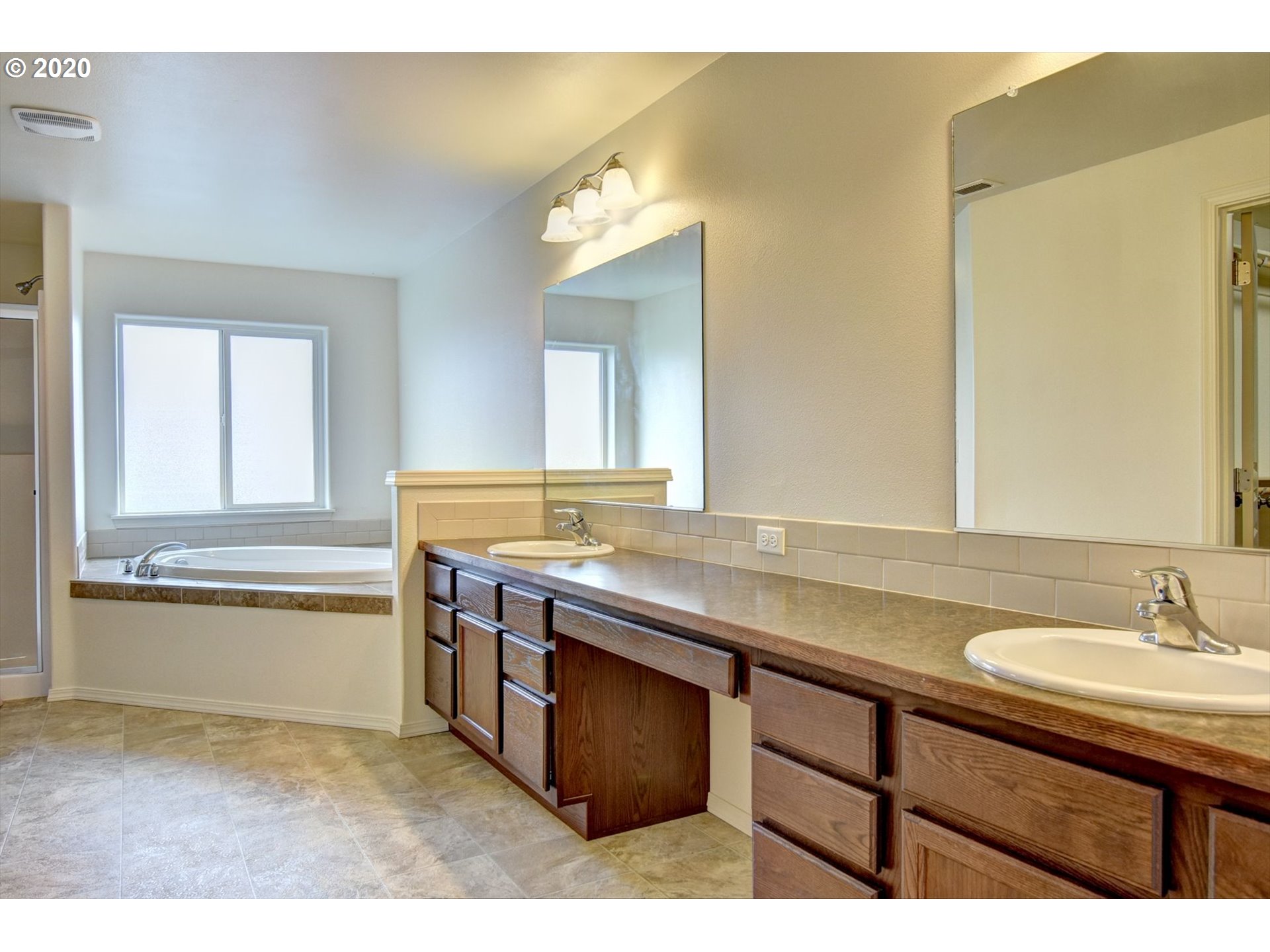 1853 Adelman Loop Eugene, OR 97402 - Photo 22 of 32 Gallery Image 22