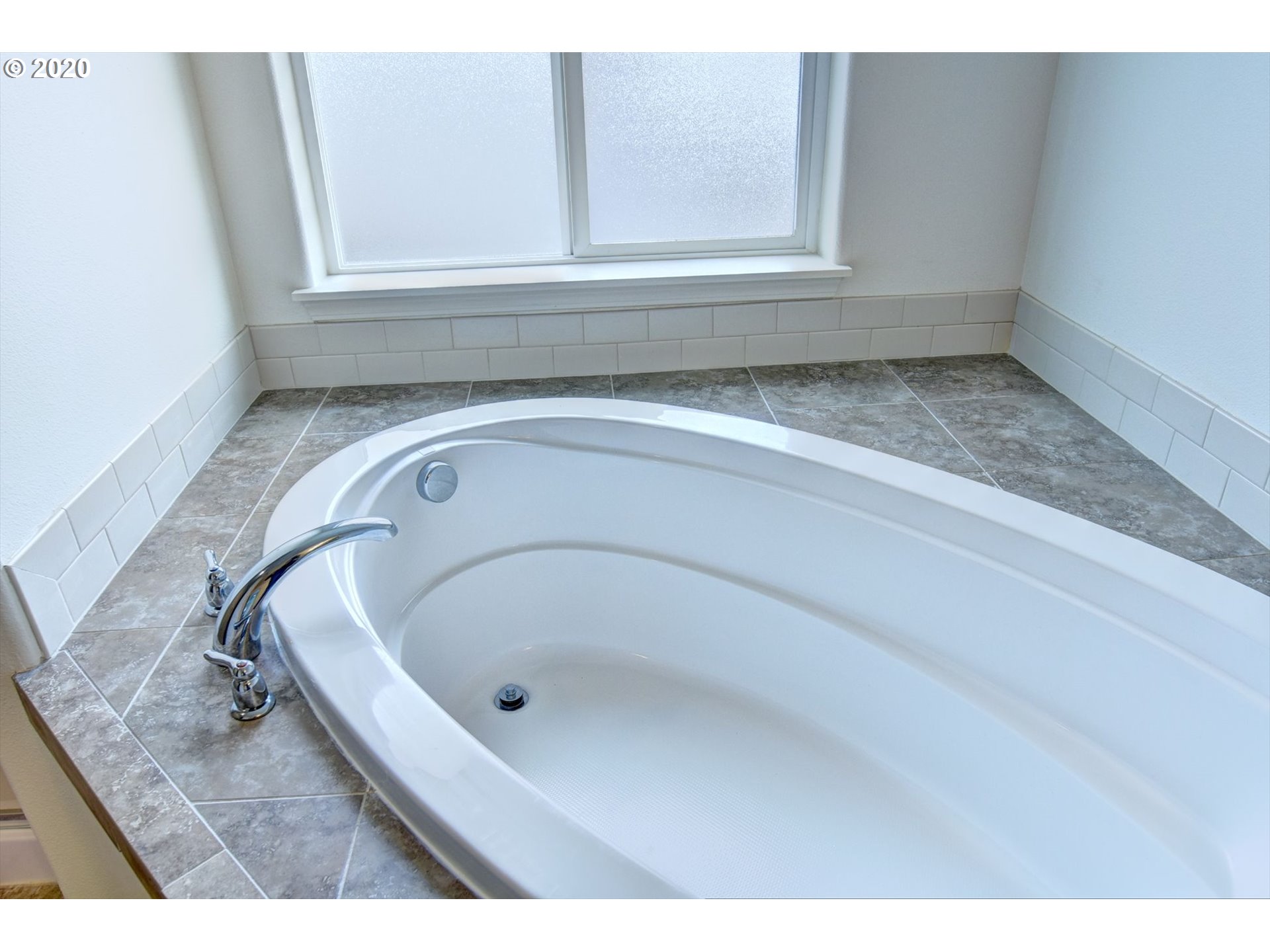 1853 Adelman Loop Eugene, OR 97402 - Photo 23 of 32 Gallery Image 23