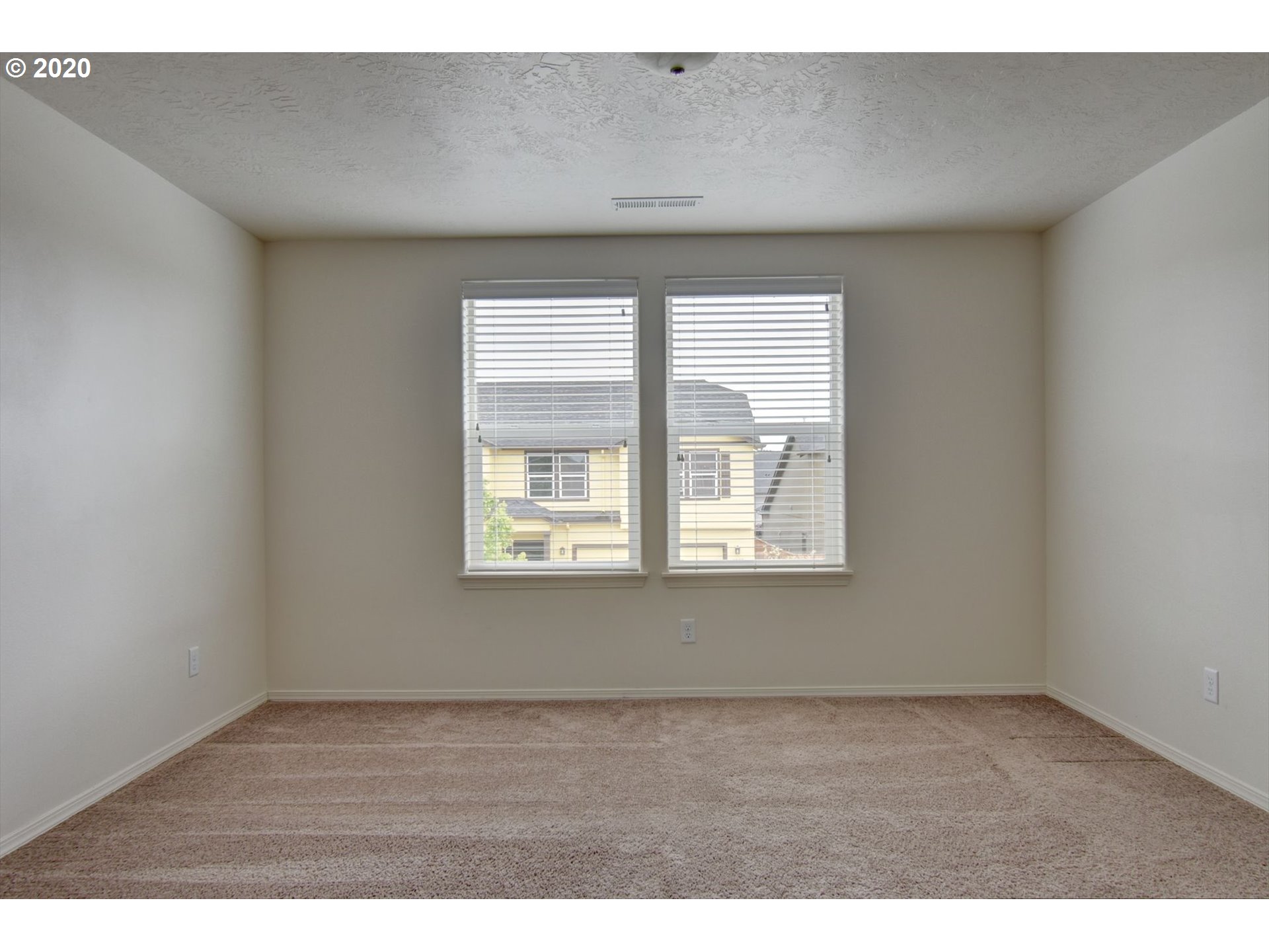 1853 Adelman Loop Eugene, OR 97402 - Photo 28 of 32 Gallery Image 28