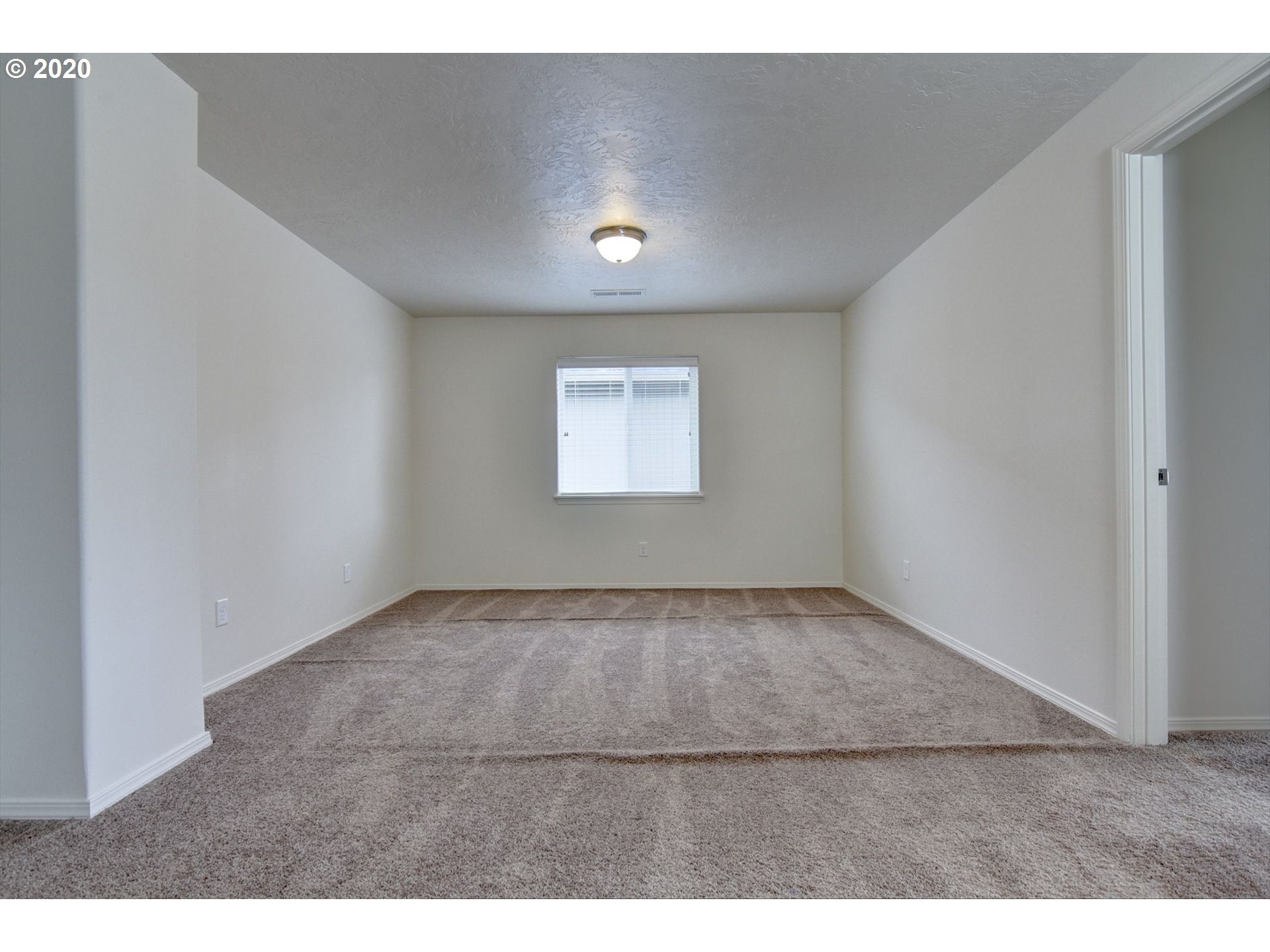 1853 Adelman Loop Eugene, OR 97402 - Photo 32 of 32 Gallery Image 32