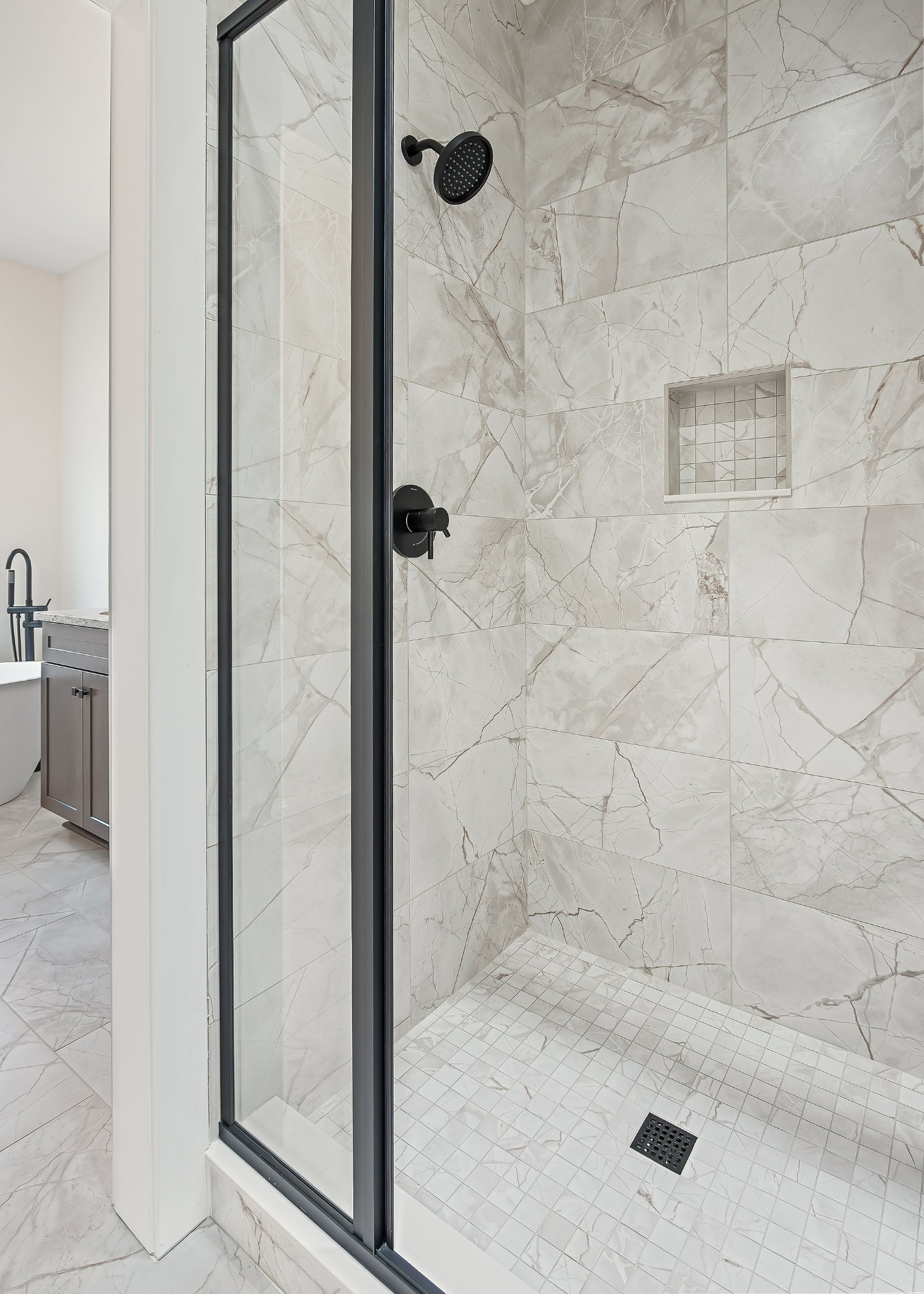 146 Simons Boulevard Morrison, TN 37357 - Photo 17 of 28 a bathroom with a shower