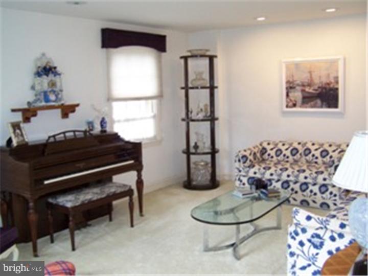 1728 Tyson Road Havertown, PA 19083 - Photo 5 of 25 Living Room