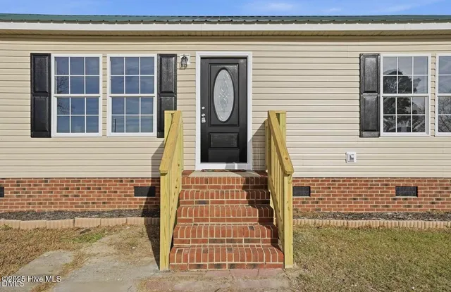 $209,900 | 762 Share Cake Road, Clinton, NC 28328