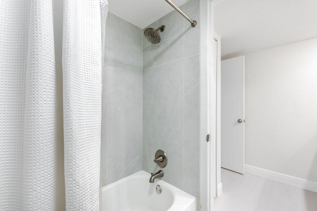 279 Arabian Road Palm Springs, FL 33461 - Photo 15 of 19 279ArabianRd.PalmSprings-25