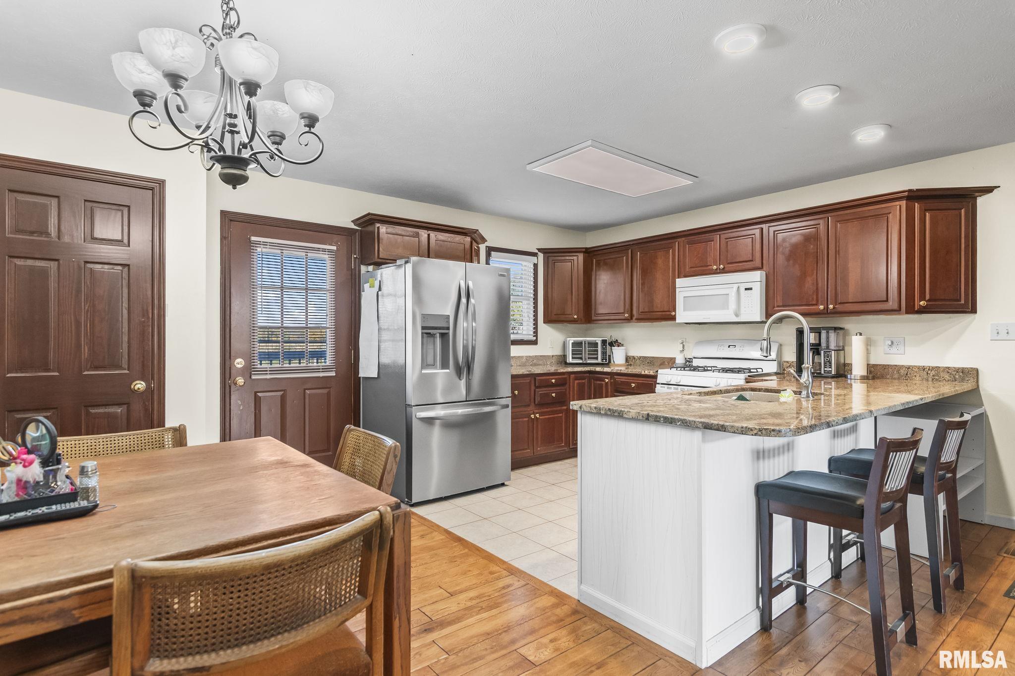 7713 West Outer Road Sherman, IL 62684 - Photo 13 of 48