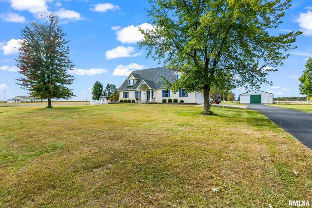$500,000 | 7713 West Outer Road, Sherman, IL 62684