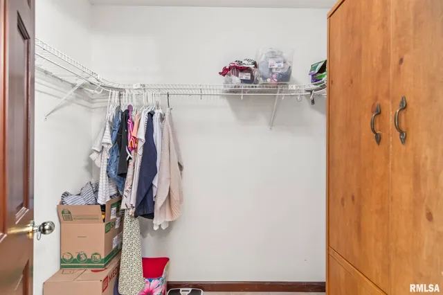 $500,000 | 7713 West Outer Road, Sherman, IL 62684