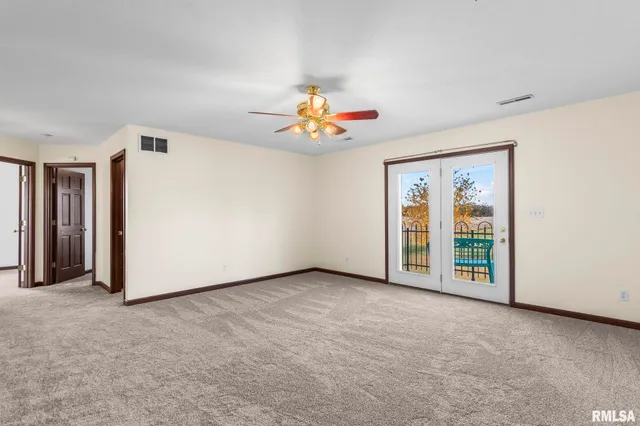 $500,000 | 7713 West Outer Road, Sherman, IL 62684